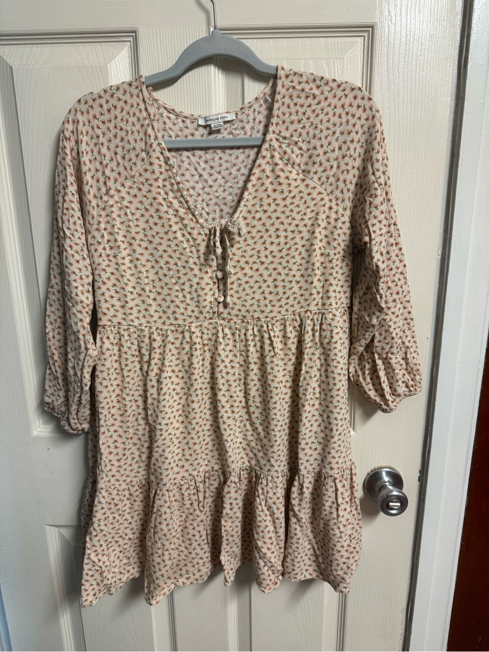 Women’s Cream Floral V-Neck Tiered Long-Sleeve Dress - Picture 2 of 6